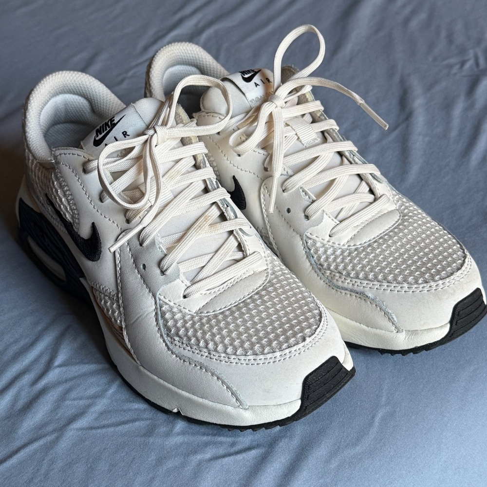 Nike Air Max 90 Sneakers - Picture 3 of 4
